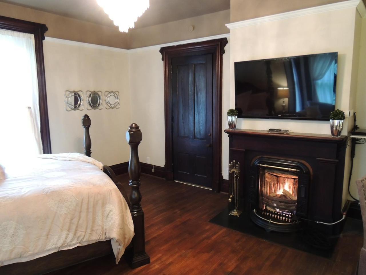 Lyons Twin Mansions Hotel Fort Scott Ngoại thất bức ảnh