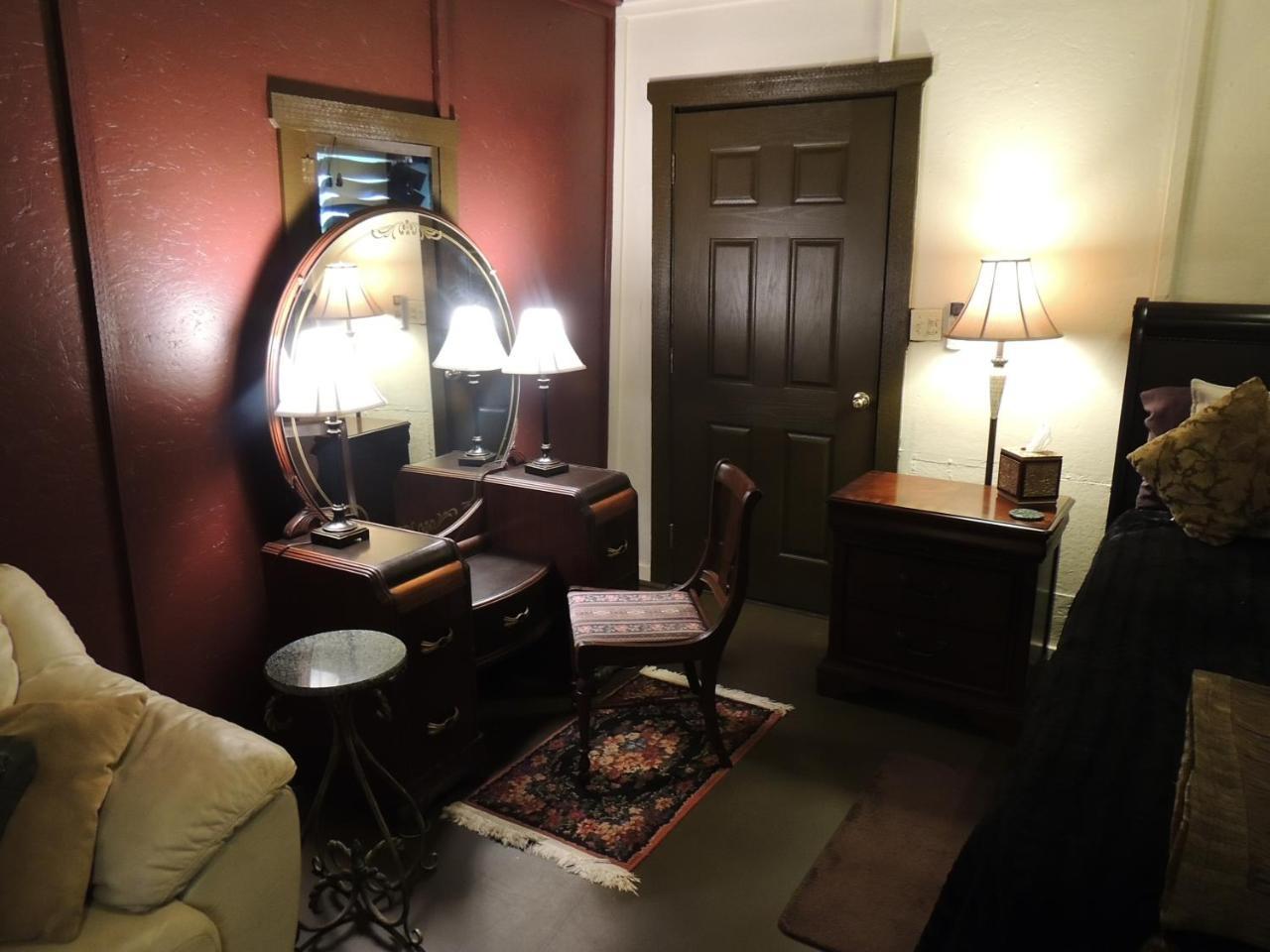 Lyons Twin Mansions Hotel Fort Scott Ngoại thất bức ảnh